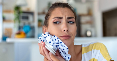 What Critical Actions to Take Before Reaching an Emergency Dentist in Singapore