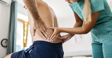 Why Seeing A Back Specialist Early Can Make A Difference